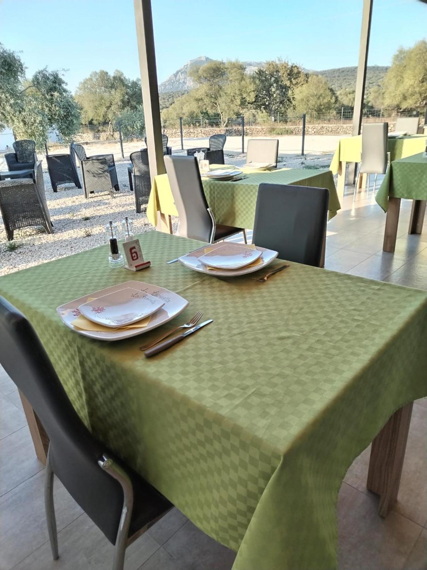 דורגלי Farmhouse La Croisette - Agriturismo מראה חיצוני תמונה